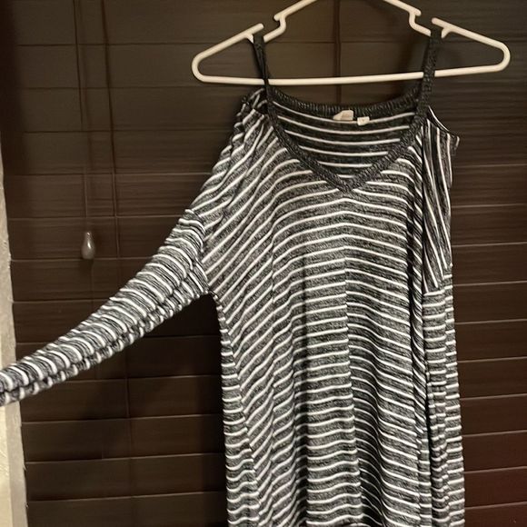 GAP Striped Soft Spun Cold Shoulder - Picture 3 of 6